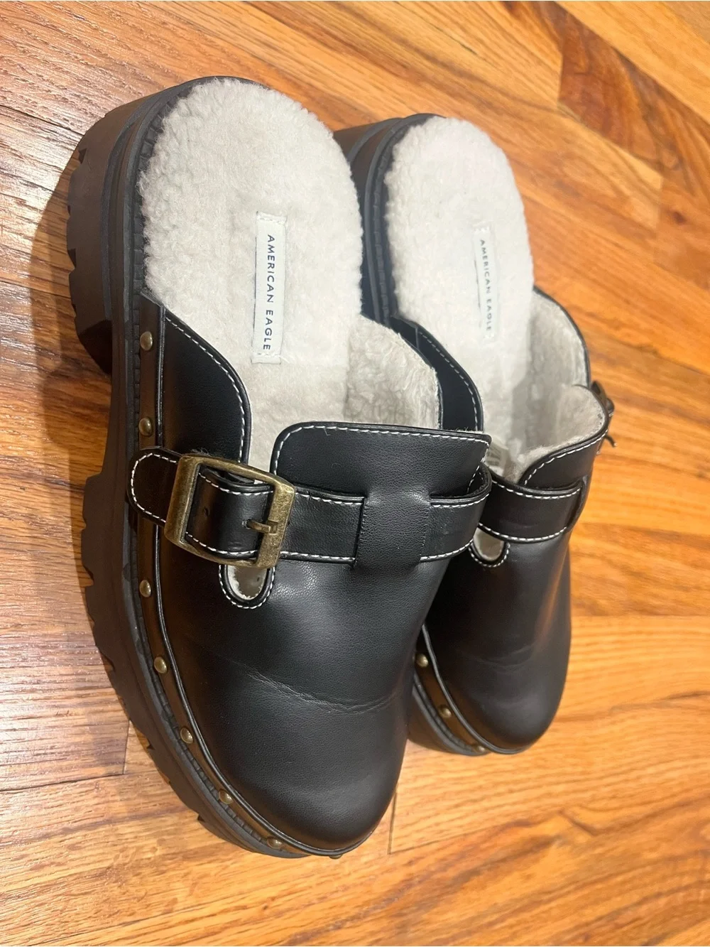Women American Eagle AE Cozy Lug Clog Black Studded Platform Buckle Mule Size 8